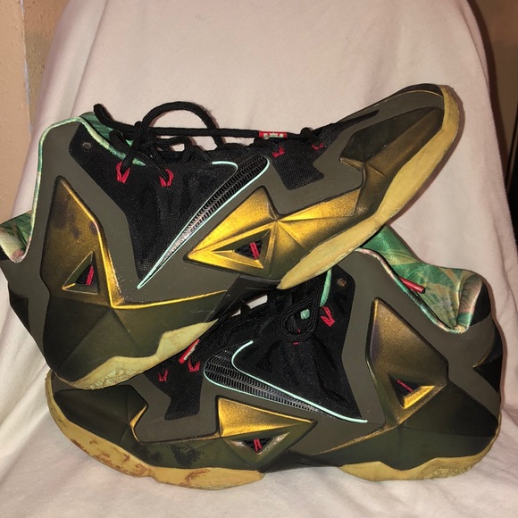 LEBRON 11 "KINGS PRIDE" - Picture 5 of 8